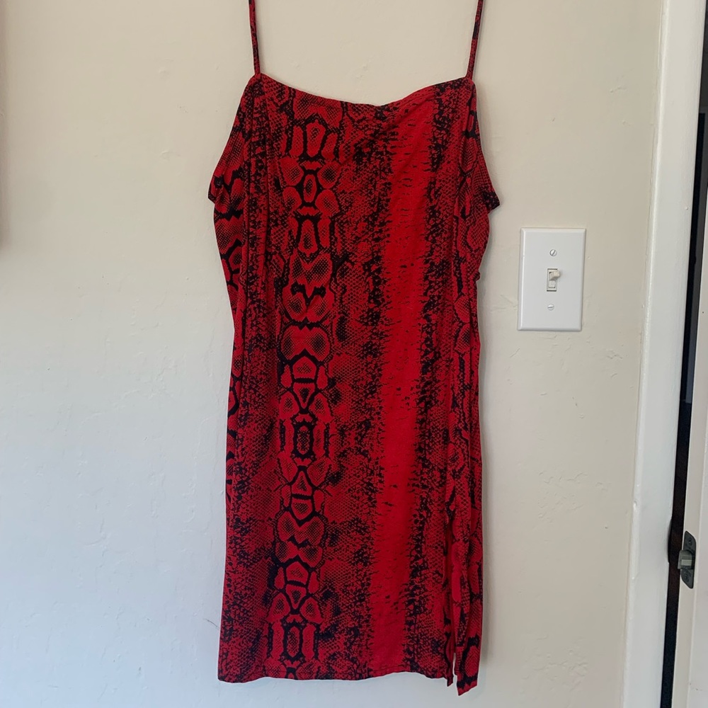 Princess Polly MOTEL DATISTA SLIP OVERSIZE RED SNAKE